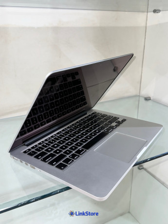 uk-used-apple-macbook-pro-2015core-i716gb256gb-retina-display-big-1