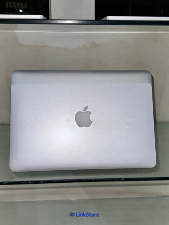 uk-used-apple-macbook-pro-2015core-i716gb256gb-retina-display-big-3